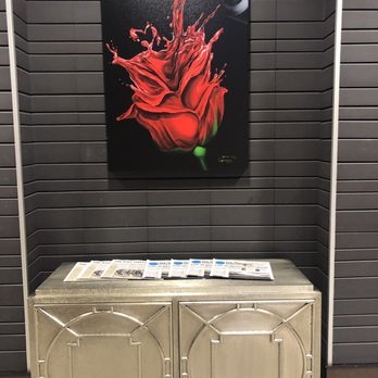 Crowne Plaza - Lobby artwork - Hotels Near Me - Shenandoah, Texas
