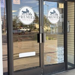 Premier Feed & Pet - Outside