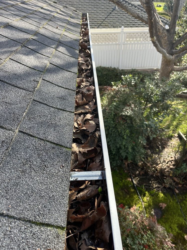 Slide of Butte Gutter Cleaning