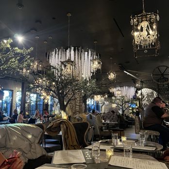 Wolf by Vanderpump at Caesars Republic Lake Tahoe - American Near Me - Stateline, Nevada