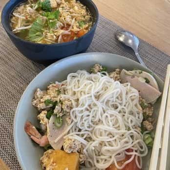 Bun Cha Ca Hoang Yen - Rue bien - 23. rice cake soup with vermicelli - Vietnamese Near Me - Vancouver, British Columbia Bun Cha Ca Hoang Yen - Rue bien - 23. rice cake soup with vermicelli - Vietnamese Near Me - Vancouver, British Columbia