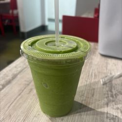 Mi Apa Latin Cafe - Kale and banana smoothie