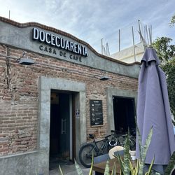 Doce Cuarenta - Outside