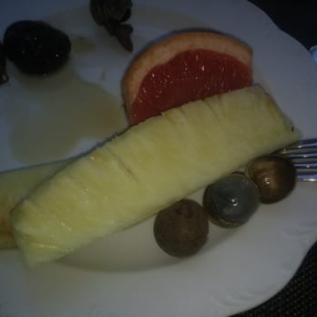 Orchid Court - Local pineapple, and Lychee fruit - Breakfast & Brunch Near Me - Kohala Coast, Hawaii