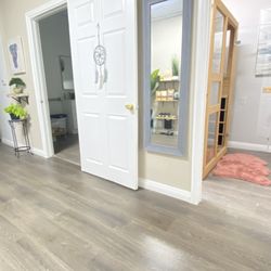 Quoirose - Infrared Sauna Room and Restroom