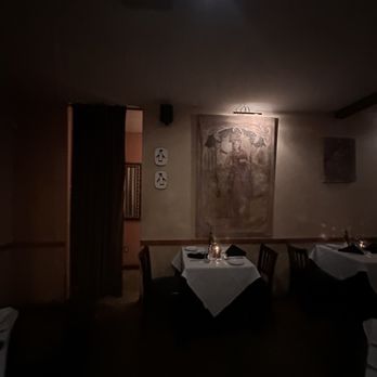 Caffe Pinguini Italian Restaurant - inside - Italian Near Me - Los Angeles, California Caffe Pinguini Italian Restaurant - inside - Italian Near Me - Los Angeles, California