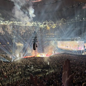 Caesars Superdome - Stadiums & Arenas Near Me - New Orleans, Louisiana
