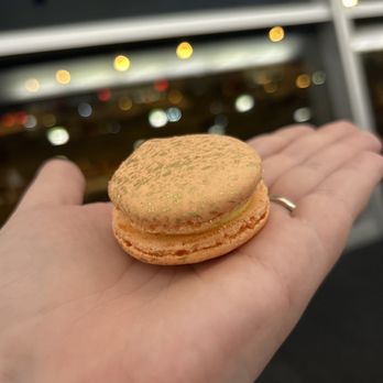 Lady Yum - Peach almond prosecco macaron - Macarons Near Me - Seattle, Washington