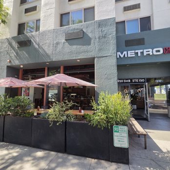 Metro Cafe - Outside. - Breakfast & Brunch Near Me - Santa Monica, California Metro Cafe - Outside. - Breakfast & Brunch Near Me - Santa Monica, California