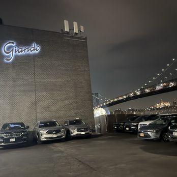 Giando on the Water Restaurant - Italian Near Me - Brooklyn, New York