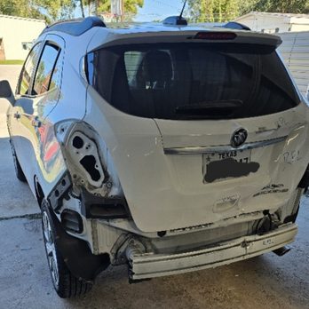 Easy Out Collision Center - Body Shops Near Me - Tomball, Texas
