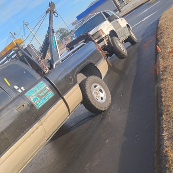 Tony's Tow - Tony's tow dose a good job - Towing Near Me - New Bern, North Carolina Tony's Tow - Tony's tow dose a good job - Towing Near Me - New Bern, North Carolina