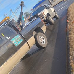 Tony's Tow - Tony's tow dose a good job