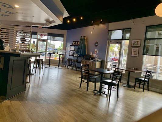 Elijah's Restaurant, Delicatessen and Catering by null