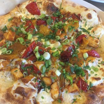 Fuze Pizza - Chicken/Paneer Tikka pizza - Pizza Near Me - Corona, California Fuze Pizza - Chicken/Paneer Tikka pizza - Pizza Near Me - Corona, California