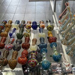 Westville tobbaco Outlet - Glass pipes