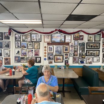 Umpa's Diner - people sitting at tables in a restaurant - Breakfast & Brunch Near Me - Merritt Island, Florida Umpa's Diner - people sitting at tables in a restaurant - Breakfast & Brunch Near Me - Merritt Island, Florida