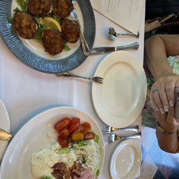 Hemenway's Restaurant - Seafood Near Me - Providence, Rhode Island