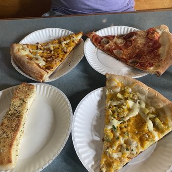 Ian's Pizza Milwaukee | Downtown - Pepperoni Sausage Pizza, Cheesy Potato Pizza with Ranch, Smokey the Bandit Pizza - Pizza Near Me - Milwaukee, Wisconsin