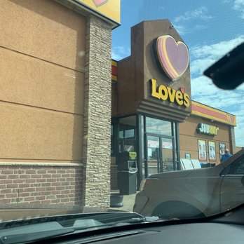 Love's Travel Stop - Gas Stations Near Me - Palestine, Arkansas