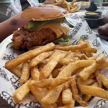 Ford's Garage Estero - Crispy chicken sandwich - Bars Near Me - Estero, Florida