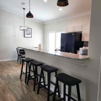 Freshly Clean - Kitchen bar - Home Cleaning Near Me - Lake Havasu City, Arizona Freshly Clean - Kitchen bar - Home Cleaning Near Me - Lake Havasu City, Arizona