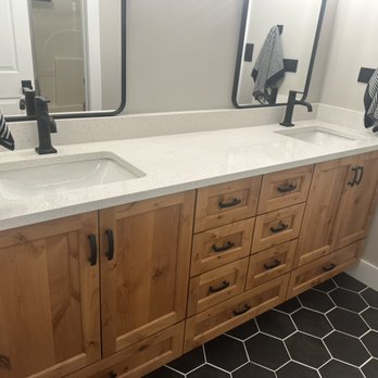 Hendron Cabinets & Countertops - Cabinetry Near Me - Wilmington, Illinois Hendron Cabinets & Countertops - Cabinetry Near Me - Wilmington, Illinois