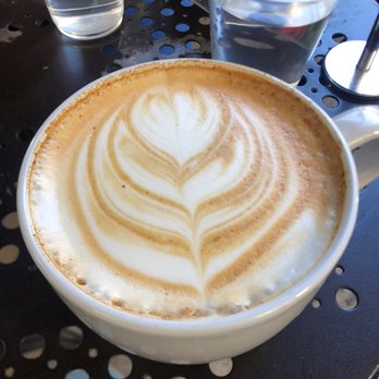 Urth Caffé-Pasadena - Divine Spice Chai Latté - Cafes Near Me - Pasadena, California