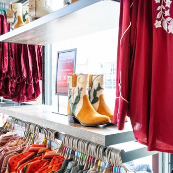 Ariat Outlet - Women's Clothing Near Me - Antioch, Tennessee Ariat Outlet - Women's Clothing Near Me - Antioch, Tennessee