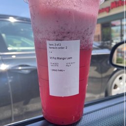 Venti frozen mango dragonfruit refresher after 50 seconds of receiving it. Venti frozen mango dragonfruit refresher after 50 seconds of receiving it.