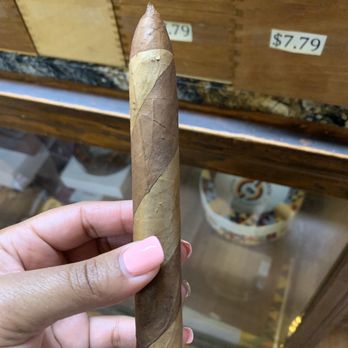 Lianos Dos Palmas Handmade Cigars - Tobacco Shops Near Me - Charleston, South Carolina