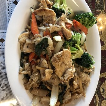 Phonthip Style Thai Restaurant - Drunken Noodles + broccoli. - Thai Near Me - Spokane, Washington