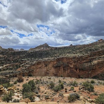 Hickman Bridge - Views of the canyon - Hiking Near Me - Fruita, Utah