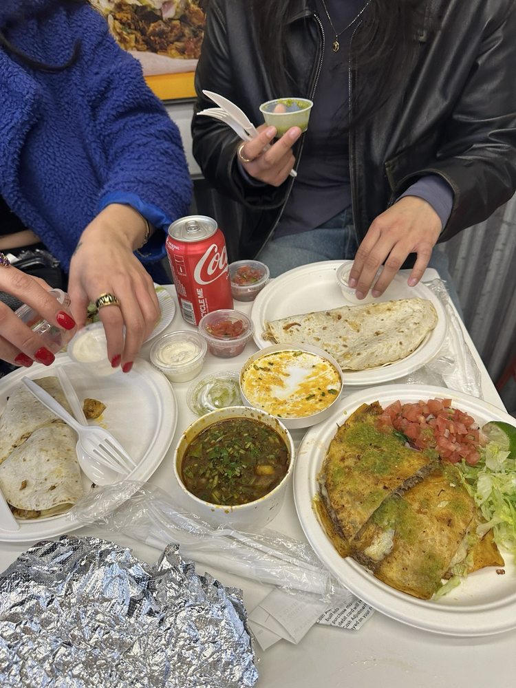 Los Tacos Hermanos