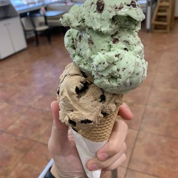 Braum's Ice Cream & Dairy Stores - Double dip, SO. MUCH. ICE. CREAM. - Ice Cream & Frozen Yogurt Near Me - Broken Arrow, Oklahoma Braum's Ice Cream & Dairy Stores - Double dip, SO. MUCH. ICE. CREAM. - Ice Cream & Frozen Yogurt Near Me - Broken Arrow, Oklahoma
