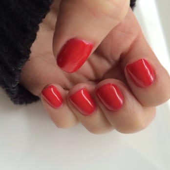 Mani Pedi Spa - Essie shellac mani - Nail Salons Near Me - Toronto, Ontario