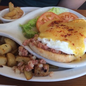 Le Peep Restaurant - New special: Irish Benedict - American Near Me - Evanston, Illinois