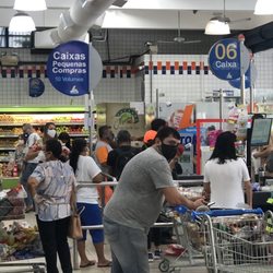 Supermercado Litoral - Everyone using masks