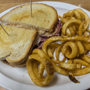 Leeza's Cafe - Breakfast & Brunch Near Me - Farmington Hills, Michigan Leeza's Cafe - Breakfast & Brunch Near Me - Farmington Hills, Michigan