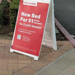 Mattress Firm Lake Forest - Signicade in front
