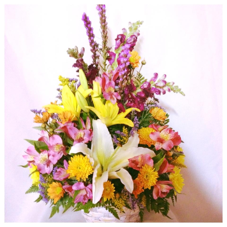 ALESSANDRA’S LITTLE SHOP OF FLOWERS AND BASKETS 125 Fair Ln, Matawan