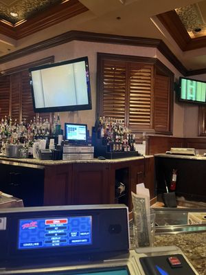 Shutters Bar by null