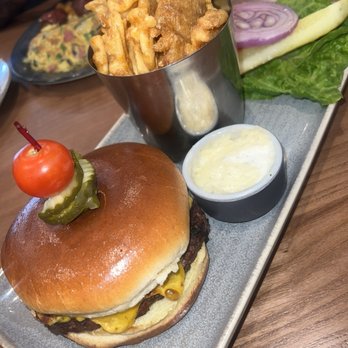 Lake St Cafe - K&B Burger - Breakfast & Brunch Near Me - Addison, Illinois