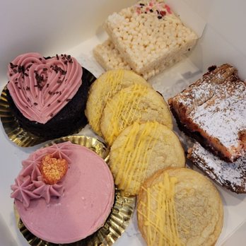 L'Abeille Sucree The Sweet Bee - Desserts Near Me
