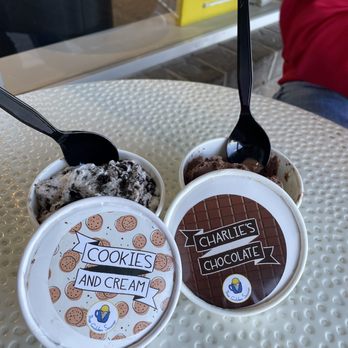 The Golden Scoop - Ice Cream & Frozen Yogurt Near Me - Overland Park, Kansas