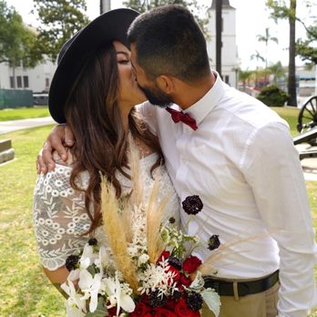 Growers Direct Flowers - Gorgeous bouquet by Annie - Florists Near Me - Costa Mesa, California Growers Direct Flowers - Gorgeous bouquet by Annie - Florists Near Me - Costa Mesa, California
