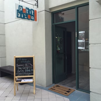 Petit Bizoo  Art Studio - Entrance - Art Classes Near Me - Encino, California