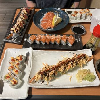 Sushibucks - Spicy tuna, BTS, Sushibucks, Nemo, salmon sashimi - Japanese Near Me - Albuquerque, New Mexico