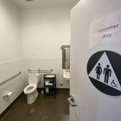 ZJ Boarding House - Bathroom