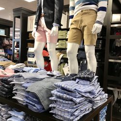 Tommy Hilfiger Outlet Store